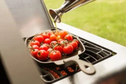 Napoleon Gietijzeren Pan Met Bamboe Onderzetter -BuitenBBQ Verkoopwinkel napoleon gietijzeren pan met bamboe onderzetter 3