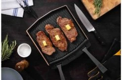 Ooni Dubbelzijdige Grizzlerplaat Met Afneembare Greep En Houten Bord -BuitenBBQ Verkoopwinkel ooni dubbelzijdige grizzlerplaat met afneembare gr 3