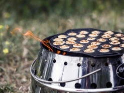 Petromax Gietijzeren Poffertjes Pan -BuitenBBQ Verkoopwinkel petromax gietijzeren poffertjes pan 4
